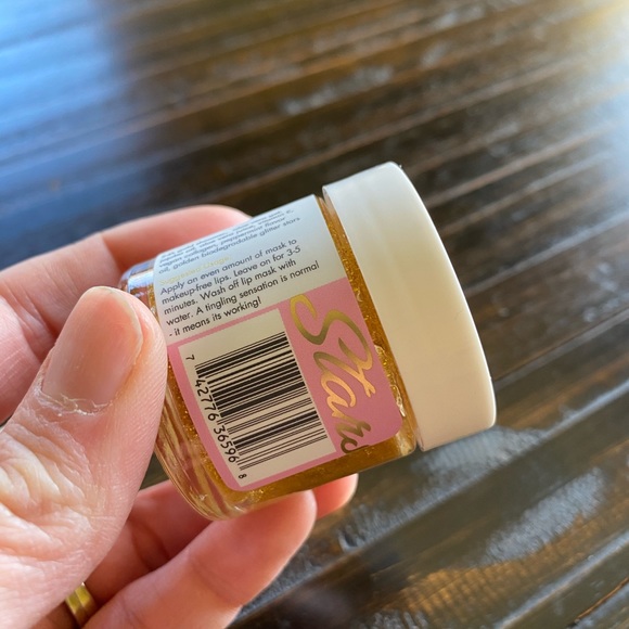 AMNH Skincare Kiss the Stars Lip Plumping Mask - Picture 3 of 4